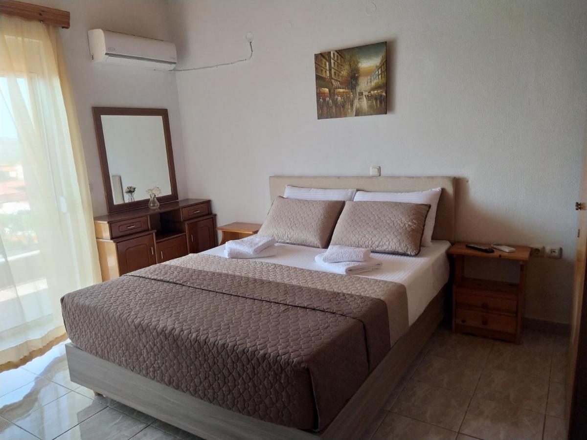 Number One Apartment Asprokklisi Exterior photo