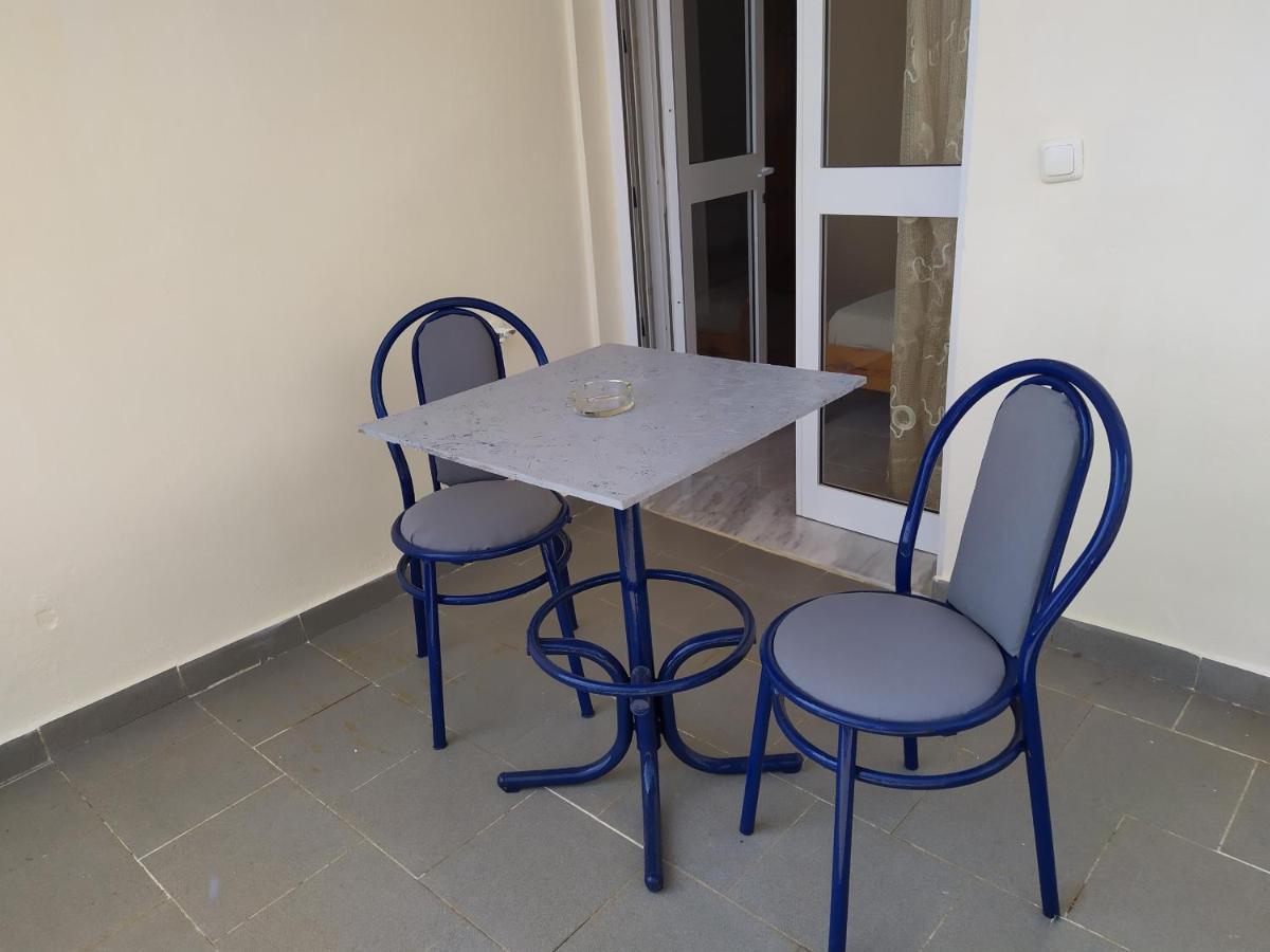 Number One Apartment Asprokklisi Exterior photo