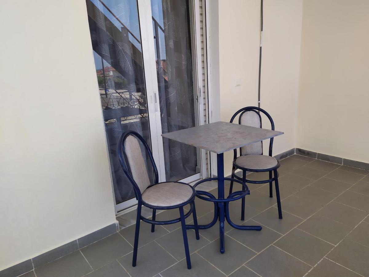 Number One Apartment Asprokklisi Exterior photo